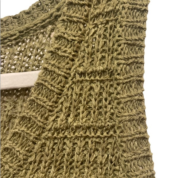 Marled Reunited Clothing Olive Green Sleeveless Sweater Top Size XS - Picture 3 of 6